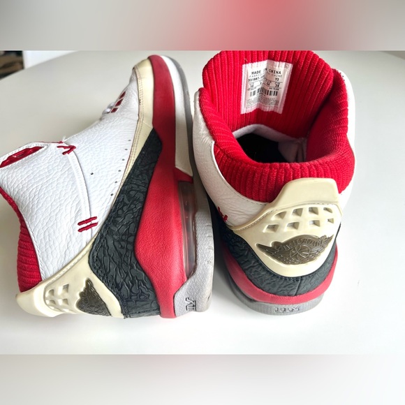 Air Jordan 2 Retro “Chicago” 2008 Countdown - Picture 4 of 6